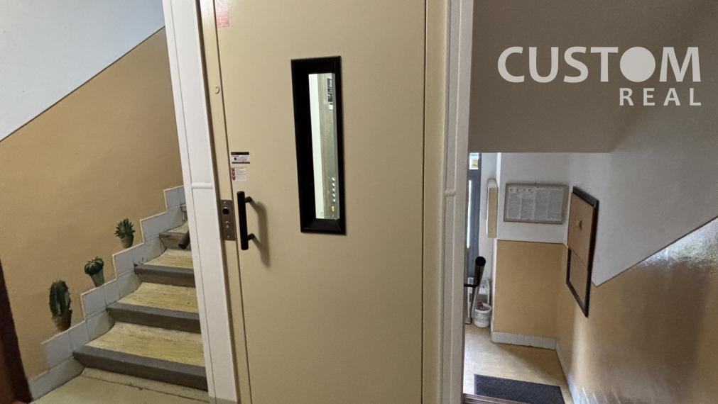 Priestranný 2-izbový byt s lodžiou a balkónom Hliny VI