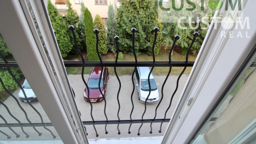 Svetlé administratívne a prevádzkové priestory - možnosť úpravy podľa požiadavky klienta.