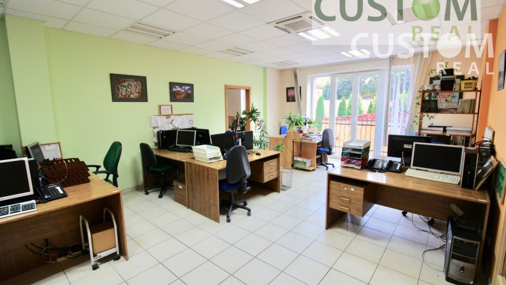 Svetlé administratívne a prevádzkové priestory - možnosť úpravy podľa požiadavky klienta.