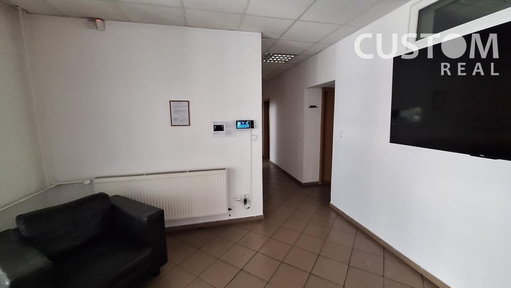 Predáme halu v Žiline o výmere 2466 m2,  s pozemkom 3572 m2