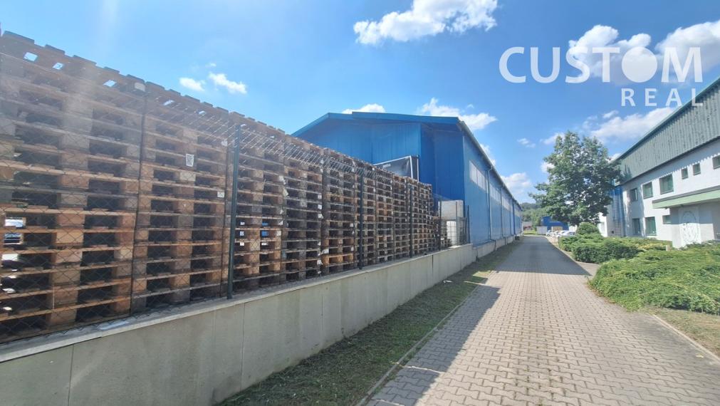 Prenajmeme halu v Žiline, výmera 2466 m2 s pozemkom 3572 m2