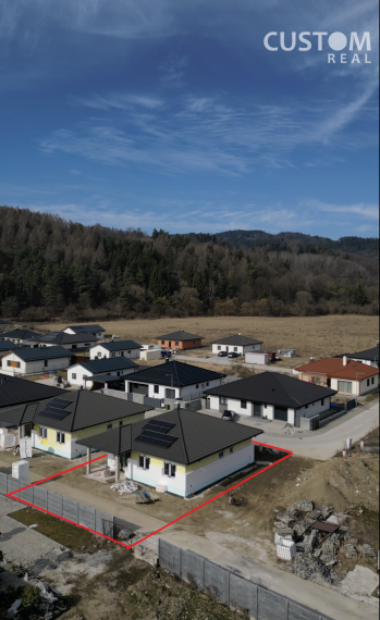 Predáme rodinný dom s garážou v kľudnej časti Svederníka