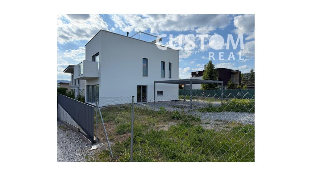 🌿 Vila Hôrky – moderná novostavba s 60 m² strešnou terasou