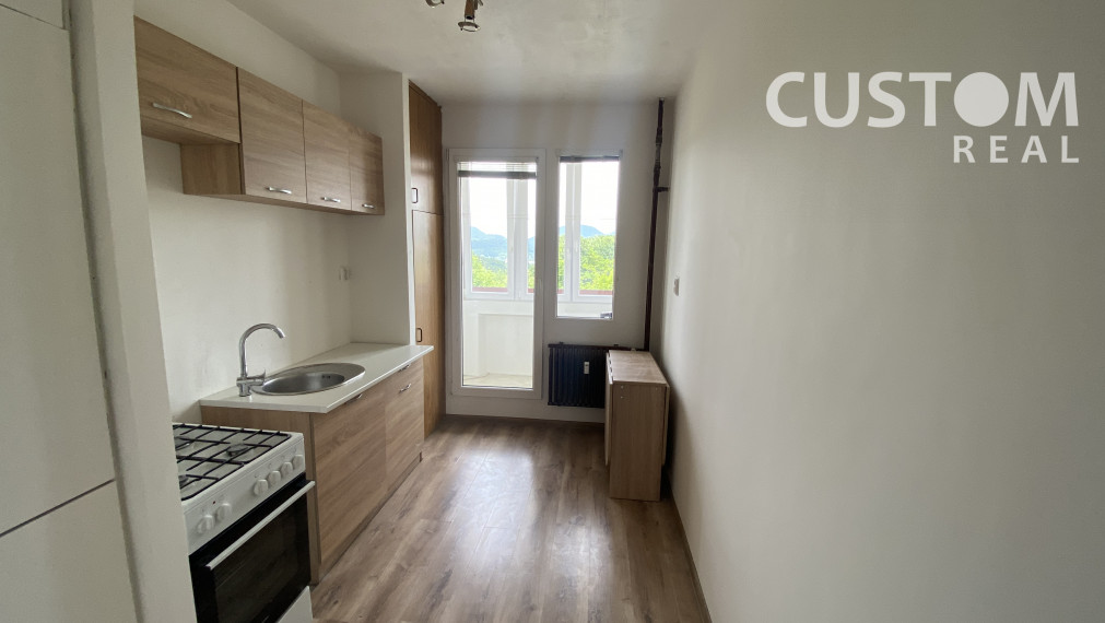 Svetlý 2 izbový byt s pekným výhľadom - Hájik