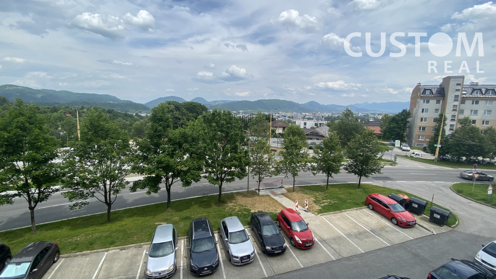 Svetlý 2 izbový byt s pekným výhľadom - Hájik