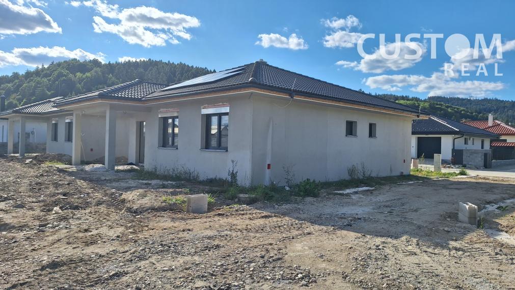 Predáme rodinný dom s garážou v kľudnej časti Svederníka