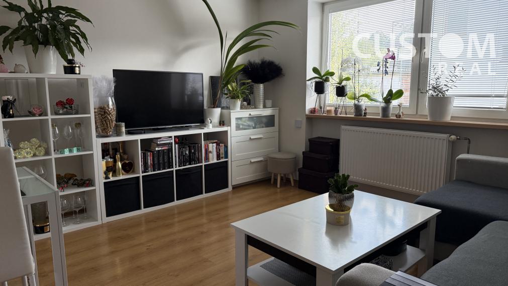 REZERVOVANÉ🪴 Útulný 3i byt v tichej lokalite – nízke mesačné náklady a výhody rodinného bývania 💚