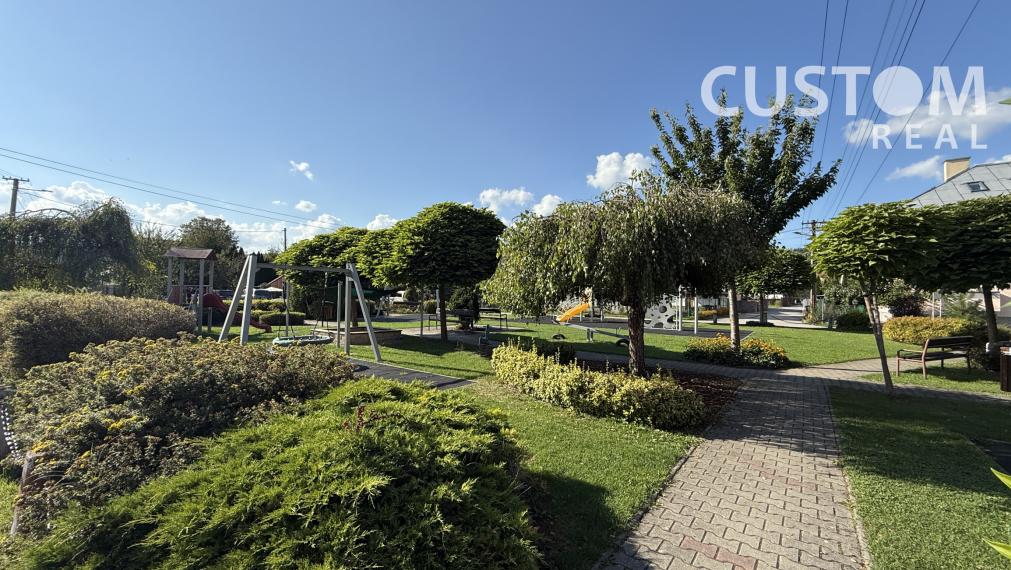 REZERVOVANÉ🪴 Útulný 3i byt v tichej lokalite – nízke mesačné náklady a výhody rodinného bývania 💚