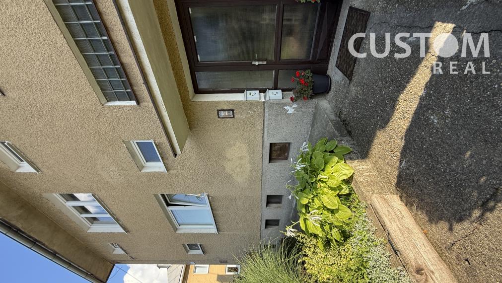 REZERVOVANÉ🪴 Útulný 3i byt v tichej lokalite – nízke mesačné náklady a výhody rodinného bývania 💚