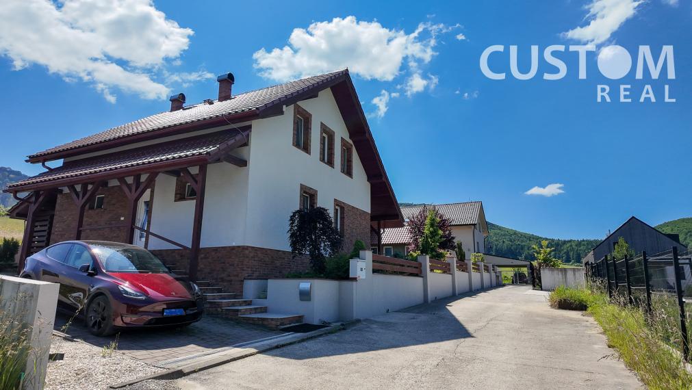 Pekný rodinný dom v obci Lietavská Svinná