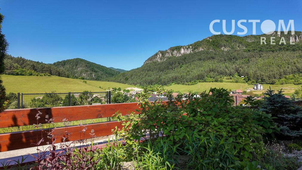 Pekný rodinný dom v obci Lietavská Svinná