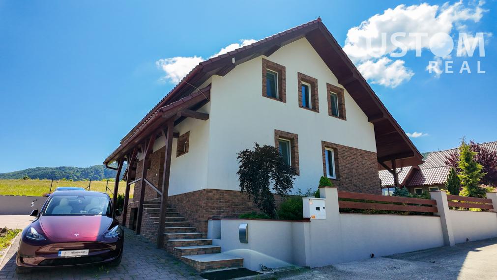 Pekný rodinný dom v obci Lietavská Svinná