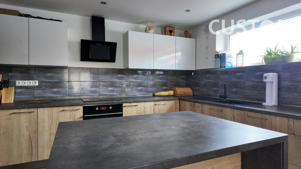 REZERVOVANÉ 🔥 KOMPLETNE ZREKONŠTRUOVANÝ DOM V OCHODNICI – LEN 18 MINÚT OD ŽILINY! 🔥