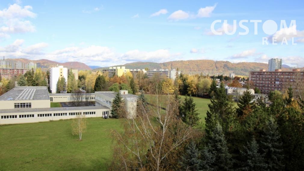 Priestranný 2-izbový byt s lodžiou a balkónom Hliny VI