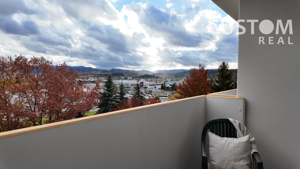 Priestranný 2-izbový byt s lodžiou a balkónom Hliny VI