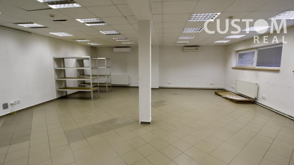 Administratívna budova s parkovaním priemyselná zóna