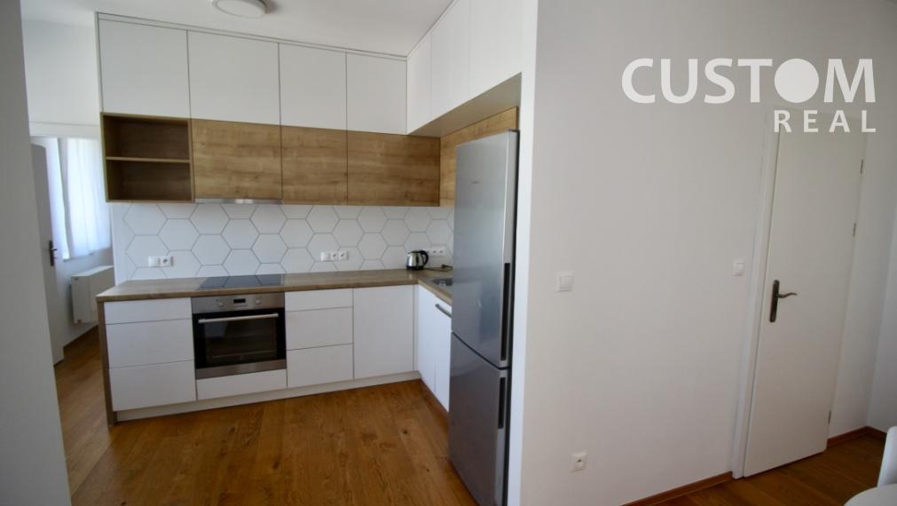 Štýlový veľký 3 - izbový byt po kompletnej rekonštrukcii v centre mesta