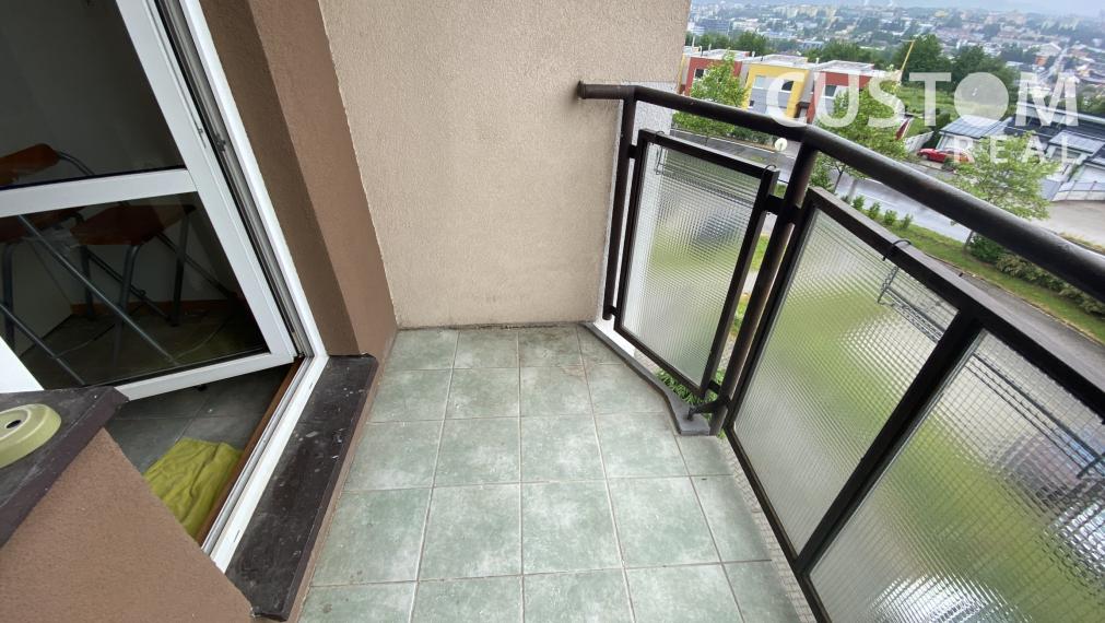 NA PRENÁJOM pekný 2 izbový byt s 2 balkónmi - Hájik