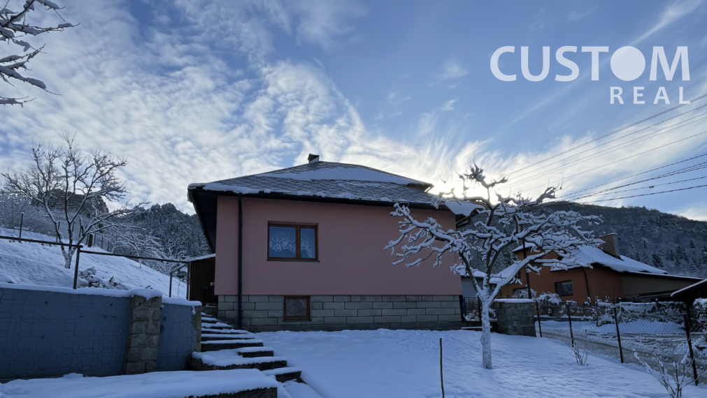 Predáme rodinný dom s pozemkom o výmere 2398m² v Terchovej