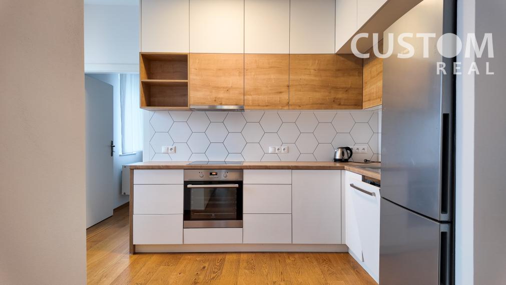 Štýlový veľký 3 - izbový byt po kompletnej rekonštrukcii v centre mesta