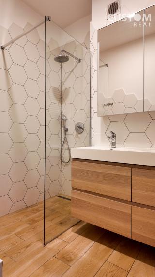 Štýlový veľký 3 - izbový byt po kompletnej rekonštrukcii v centre mesta