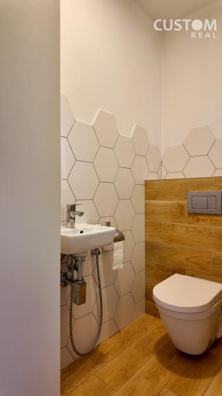 Štýlový veľký 3 - izbový byt po kompletnej rekonštrukcii v centre mesta