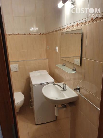 Prenájom garsónky s loggiou, Hliny V