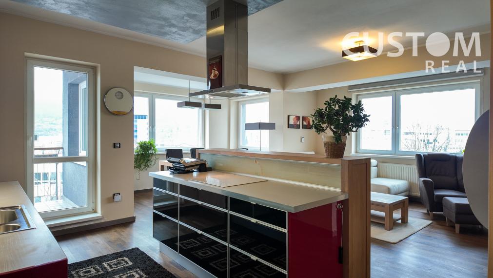 Veľký 3 - izbový byt s parkovaním v širšom centre