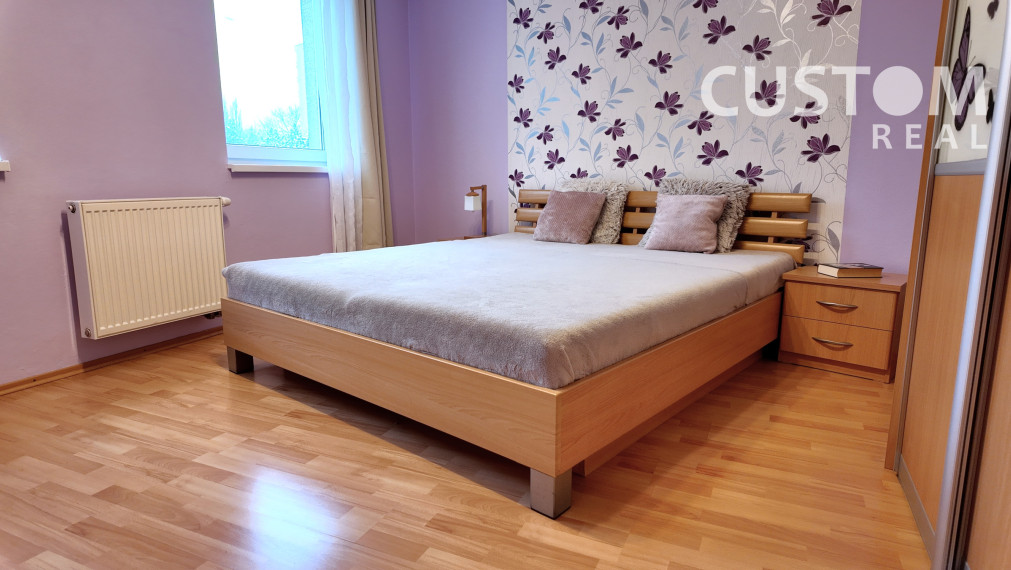 2 - izbový byt s terasou a garážovým  státím Vlčince II