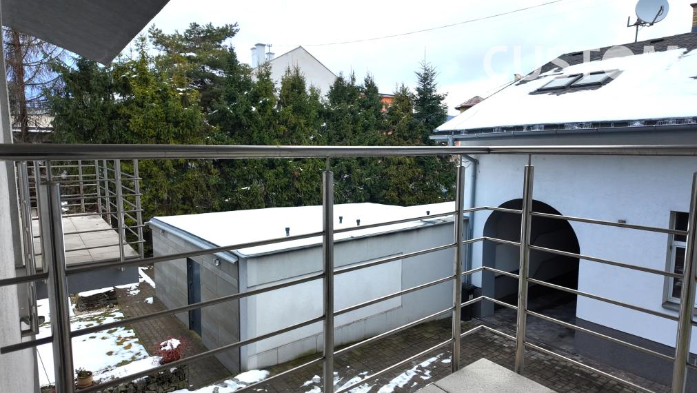 Nadštandartný  byt v  rodinnom dome širšie centrum