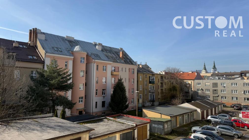 ✨ Moderné bývanie v centre mesta s dvomi balkónmi! ✨