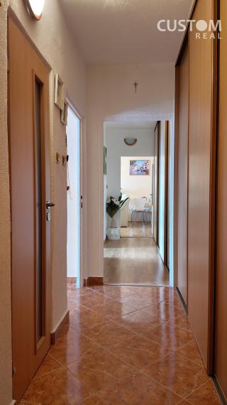 Slnečný 2 izbový zrekonštruovaný byt s balkónom, Hliny 7