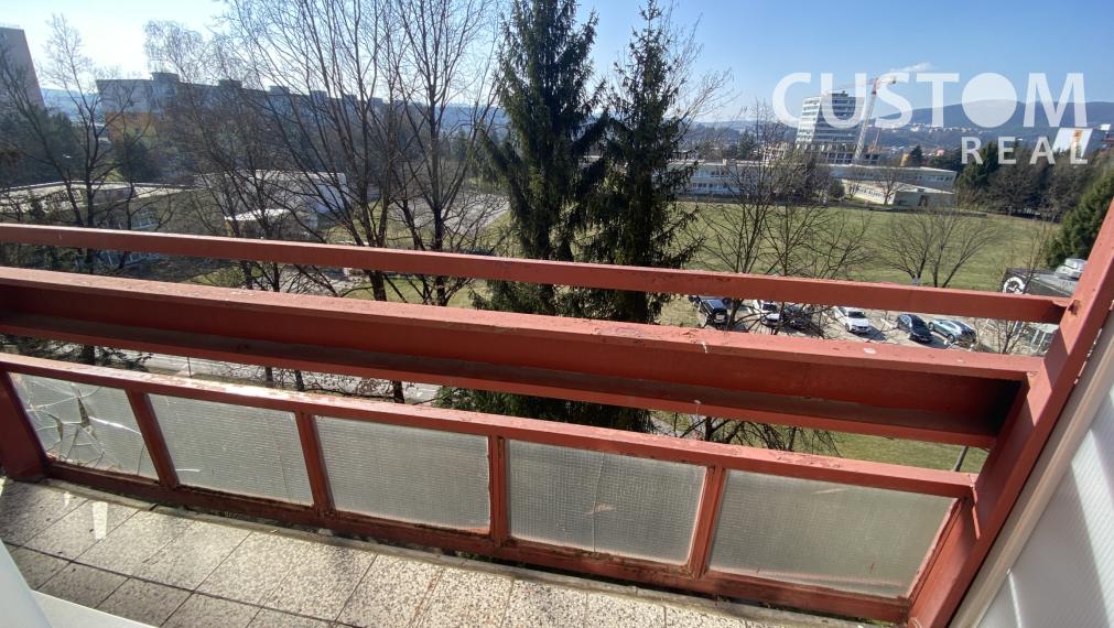 Slnečný zrekonštruovaný 2 izbový byt Hliny 6 na prenájom