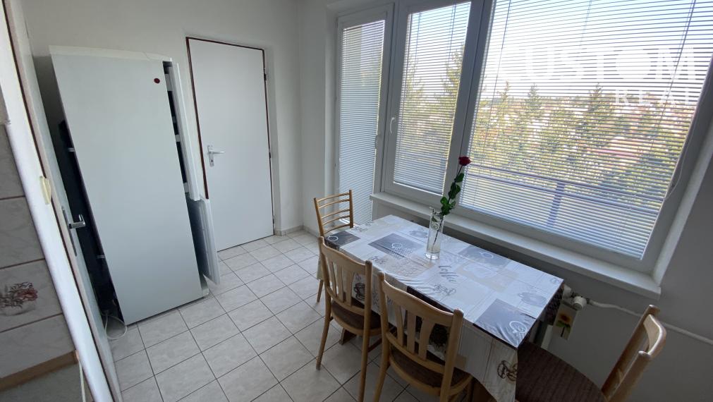 Slnečný zrekonštruovaný 2 izbový byt Hliny 6 na prenájom