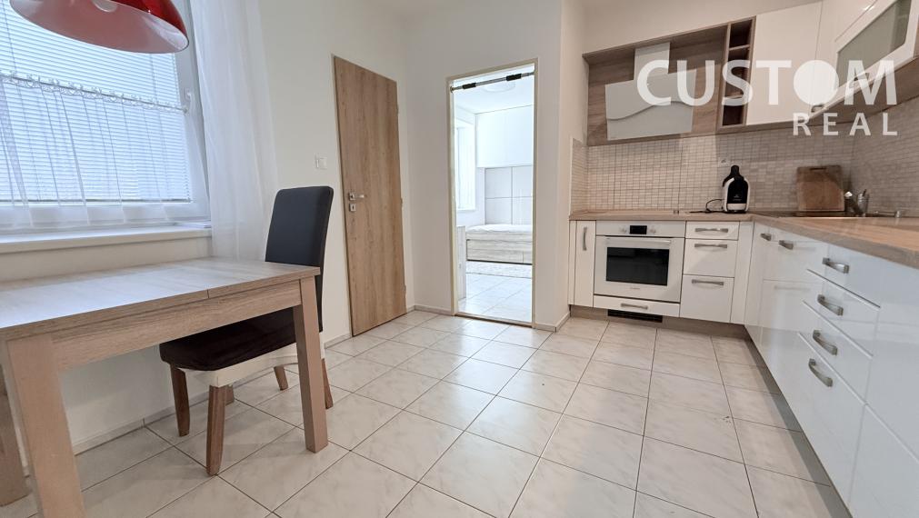 ✨ 3 izbový tehlový byt v centre mesta s dvomi balkónmi! ✨