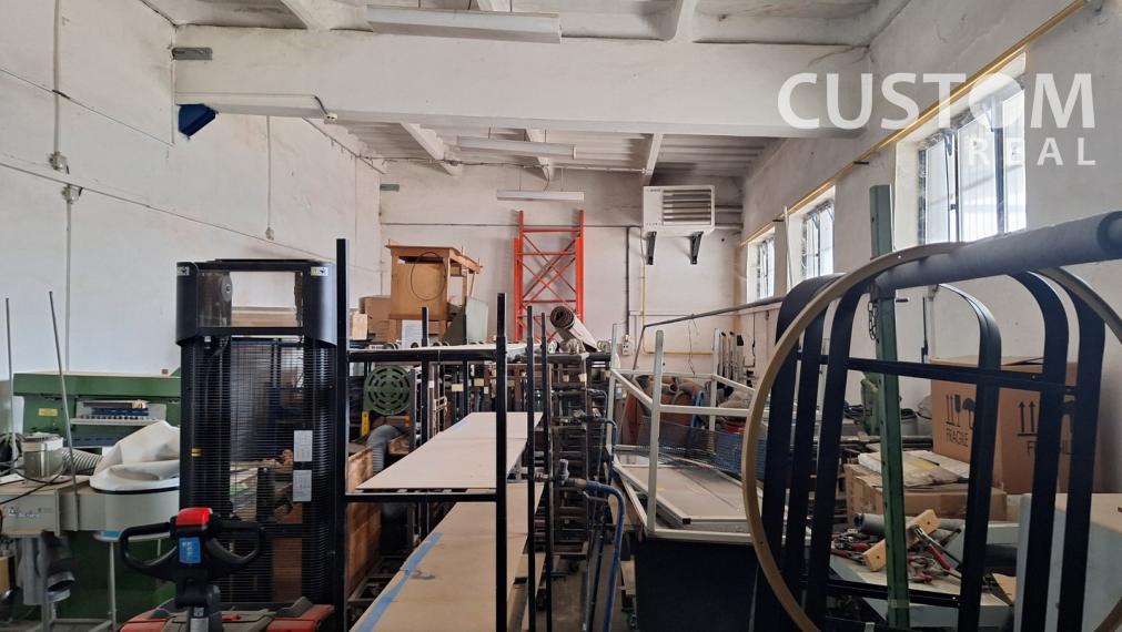 Prenajmeme skladovú halu o výmere 2008 m2 v obci Oščadnica.