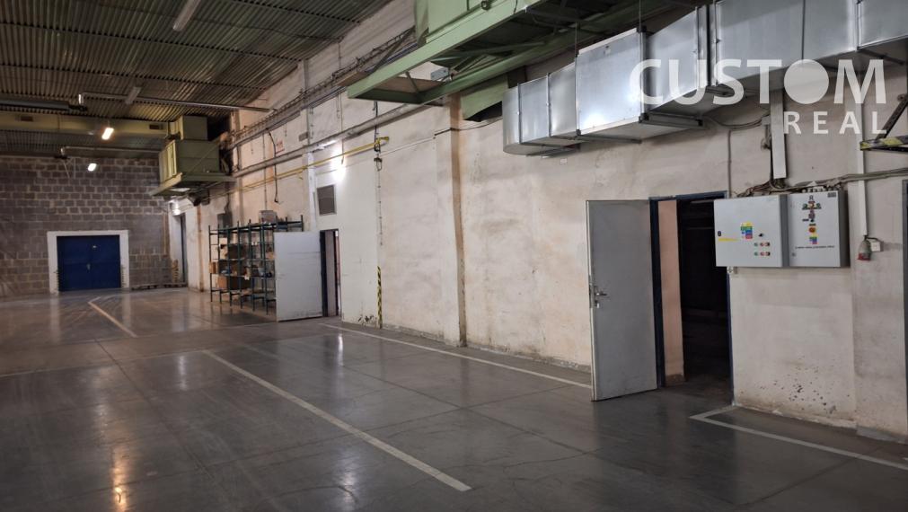 Prenajmeme skladovú halu o výmere 2008 m2 v obci Oščadnica.