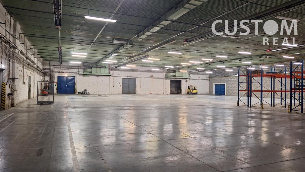 Prenajmeme skladovú halu o výmere 2008 m2 v obci Oščadnica.