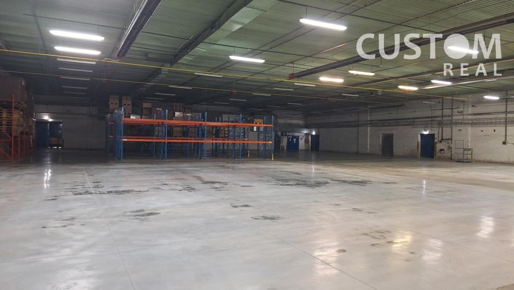 Prenajmeme skladovú halu o výmere 2008 m2 v obci Oščadnica.
