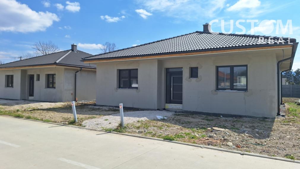 Nový nízkoenergetický bungalov - tichá časť obce Svederník