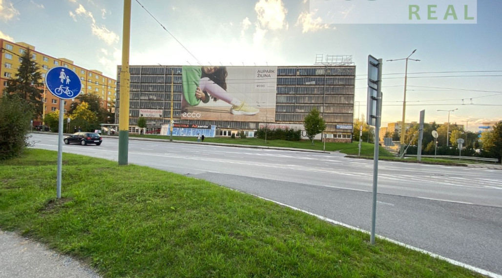 Na predaj garáž vo veľkogarážach - Hliny 7