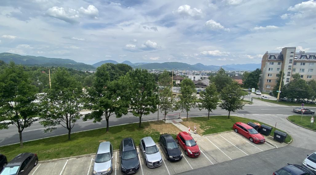 Svetlý 2 izbový byt s pekným výhľadom - Hájik