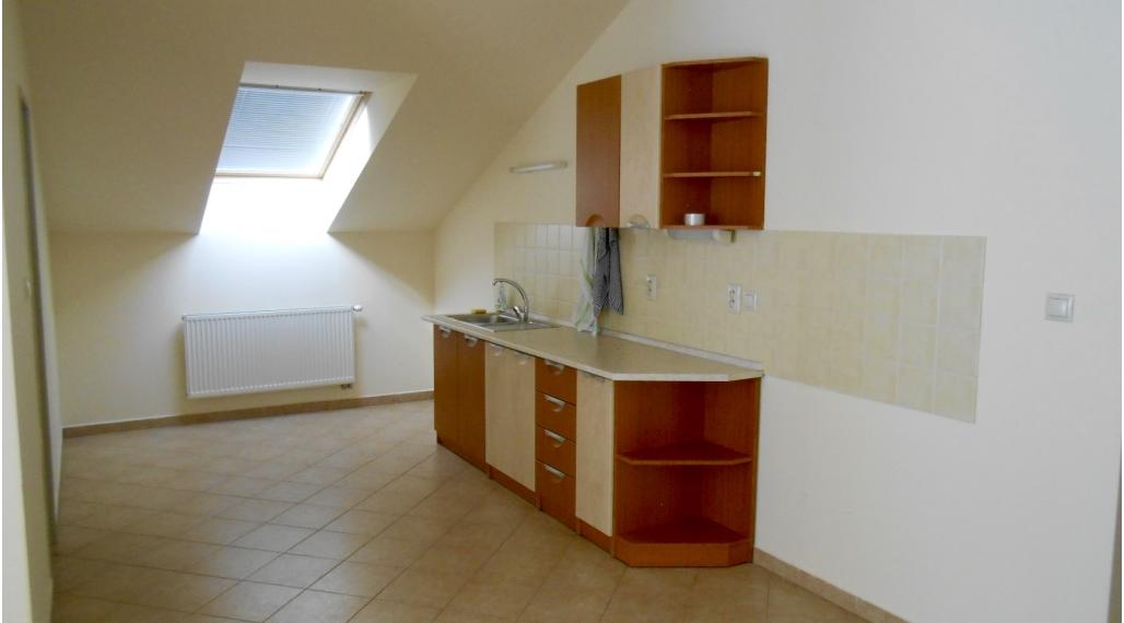 Kancelársky priestor s parkovaním priemyselná zóna