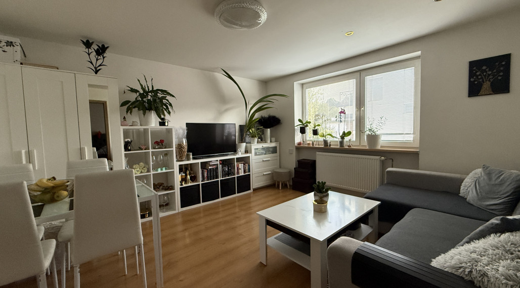 REZERVOVANÉ🪴 Útulný 3i byt v tichej lokalite – nízke mesačné náklady a výhody rodinného bývania 💚