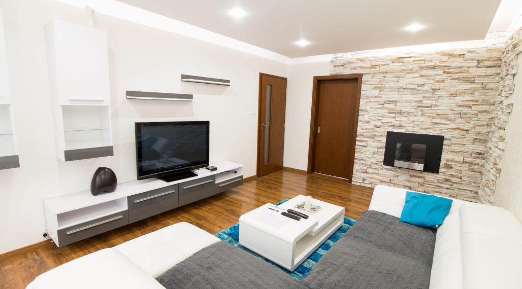 Veľký zrekonštruovaný 4 izbový byt Vlčince na prenájom