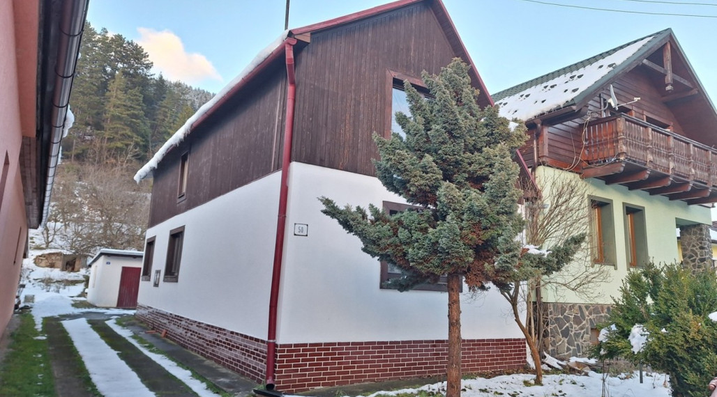 Predáme dom na Liptove v obci Vlachy s pozemkom 699 m2
