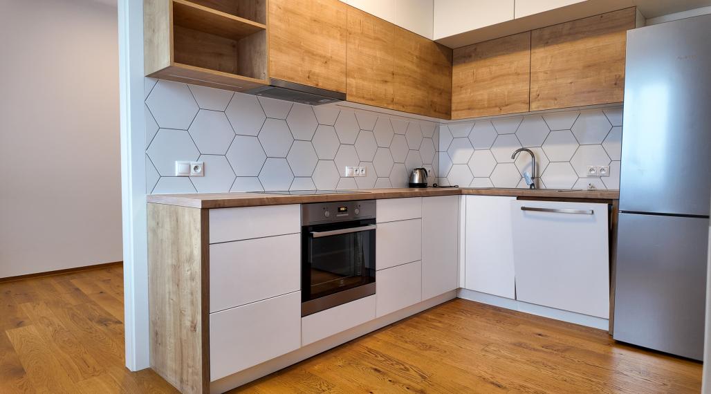 Štýlový veľký 3 - izbový byt po kompletnej rekonštrukcii v centre mesta