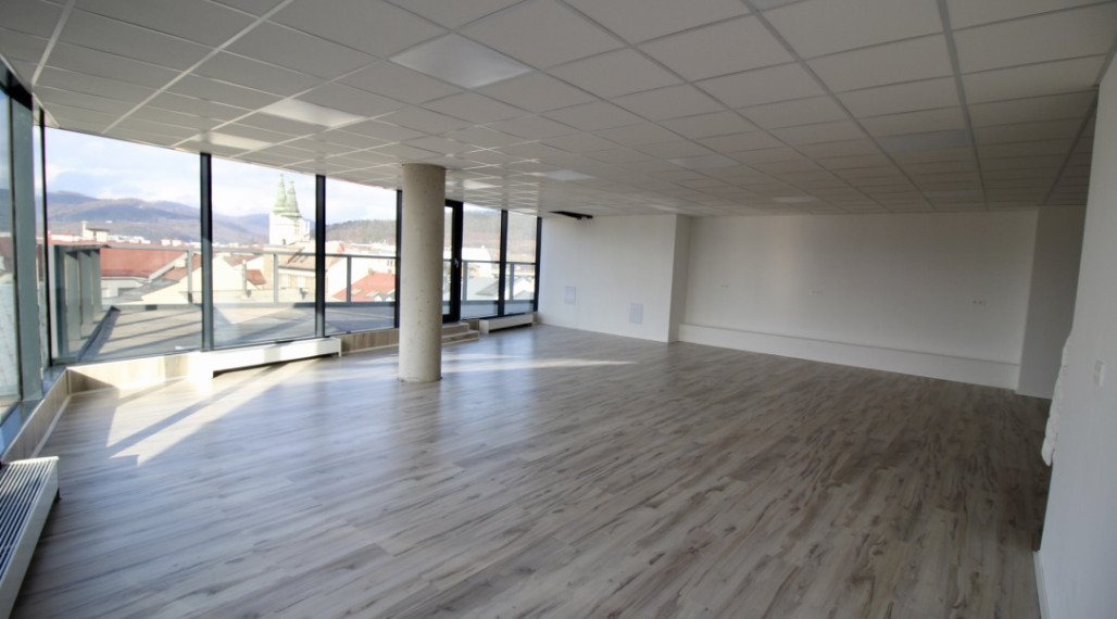 Luxusný kancelársky priestor s terasou v historickom centre