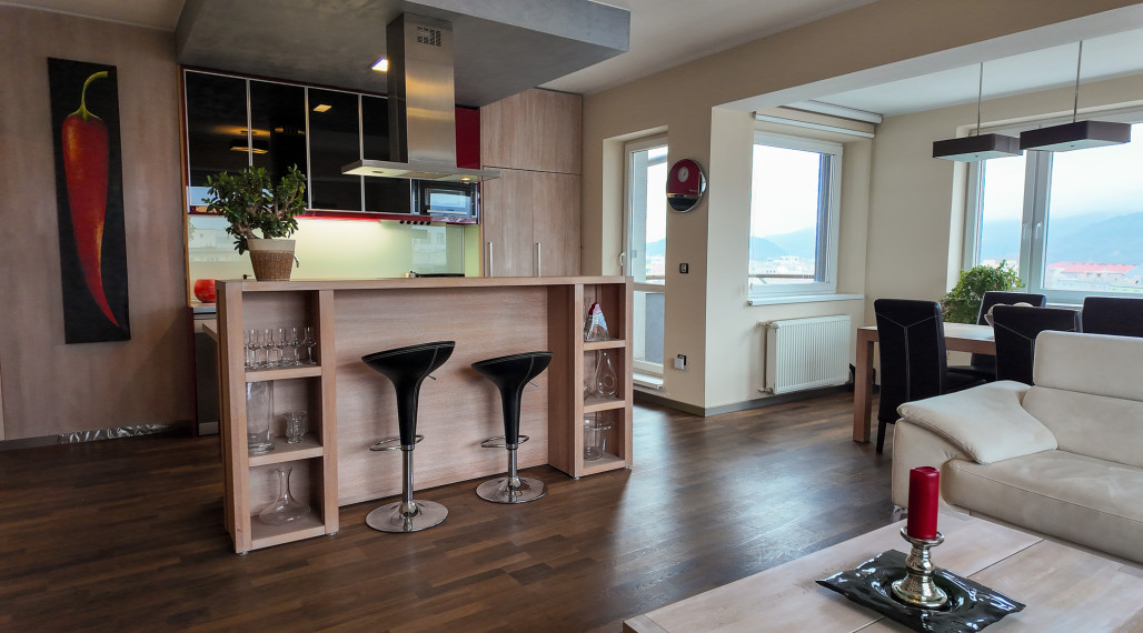 Veľký 3 - izbový byt s parkovaním v širšom centre