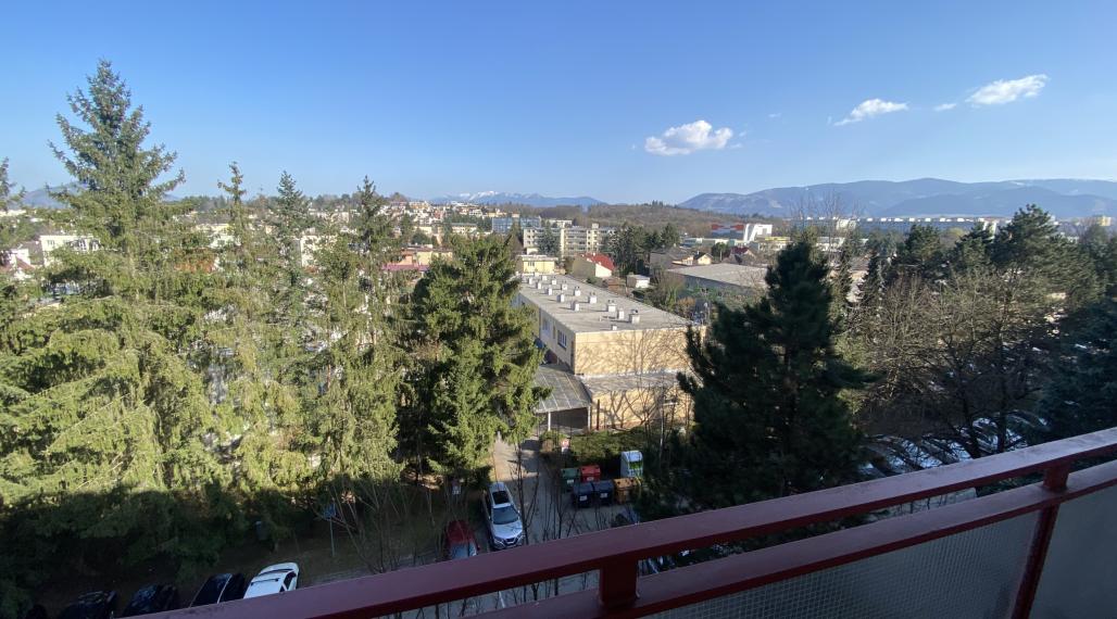 Slnečný zrekonštruovaný 2 izbový byt Hliny 6 na prenájom